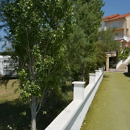 Πανσιόν Marina *