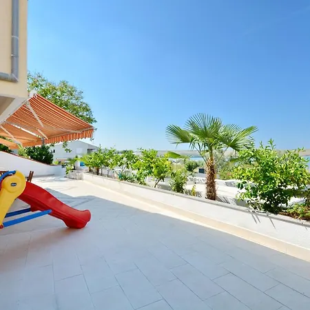 Πανσιόν Marina Ljubač